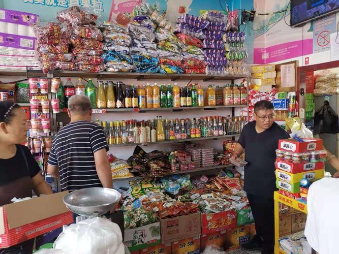 下良監(jiān)管所在農(nóng)村副食店開(kāi)展食品銷售環(huán)節(jié)專項(xiàng)檢查